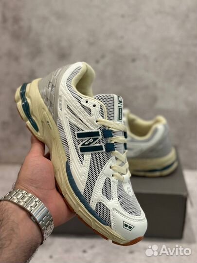 Кроссовки New Balance 1906