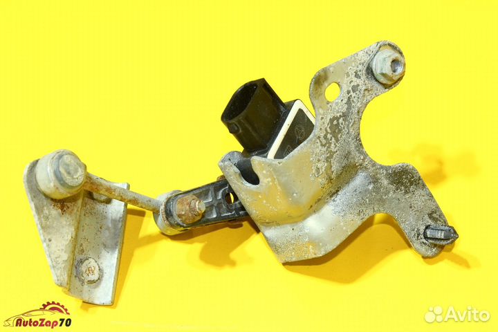 W204 C250 Датчик положения кузова