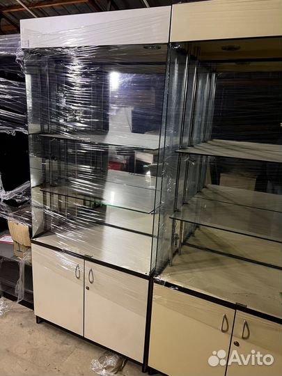 Стеклянная витрина