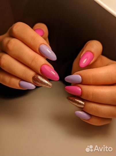 Модель на маникюр