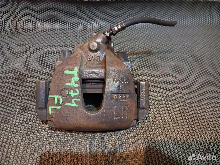 Суппорт передний левый mazda 3 BL