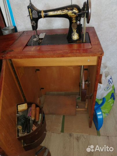 Швейная машина Singer