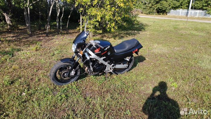 Продам мотоцикл Хонда vfr 400k nc21