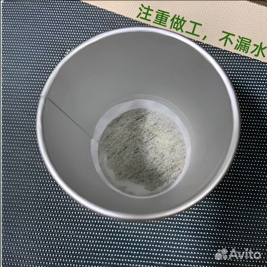 Стаканы бумажные с чаем