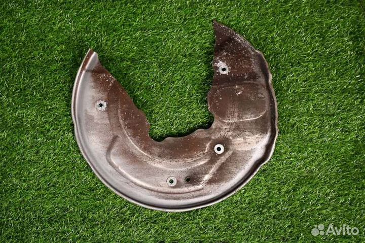 Пыльник тормозного диска передний левый Volvo Xc90