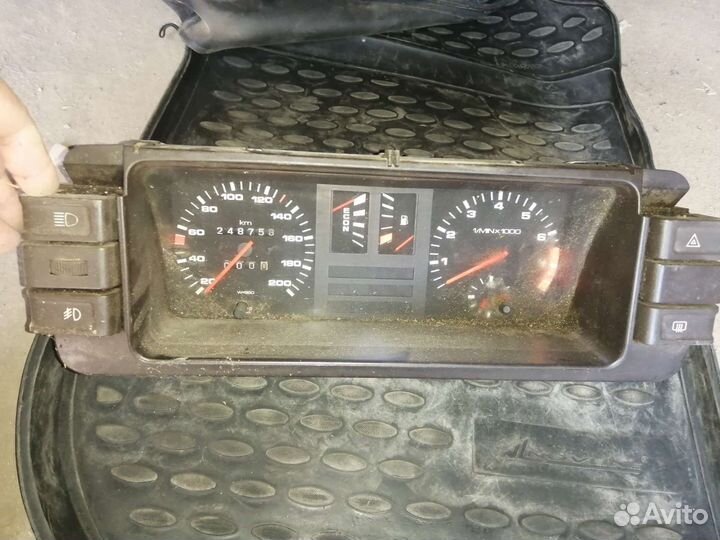 Приборная панель на ауди 80