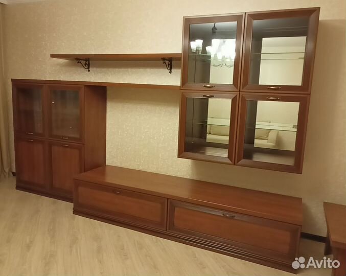 Стенка в гостиную
