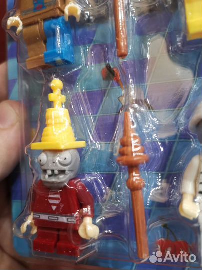 Фигурки зомби против растений размер лего