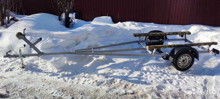 Лодочный прицеп