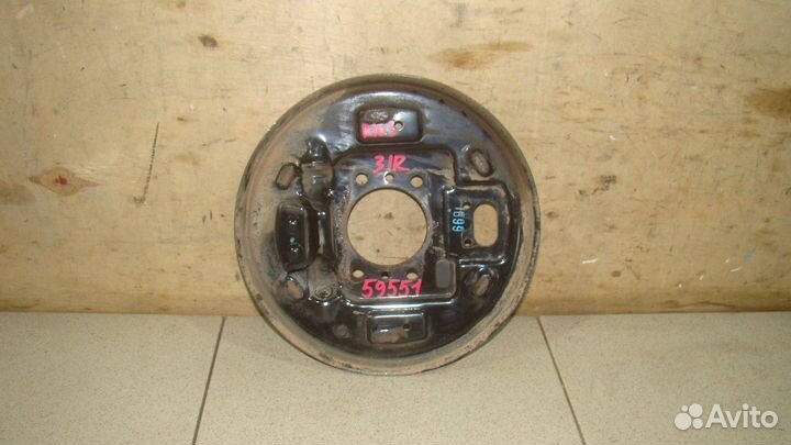 Щит опорный задний правый Kia RIO 3 (UB)