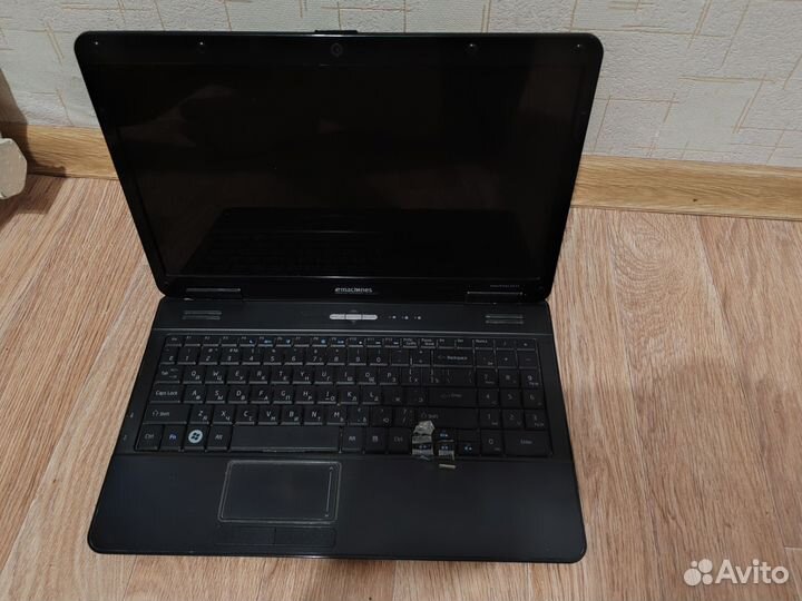 Ноутбук emachines e525