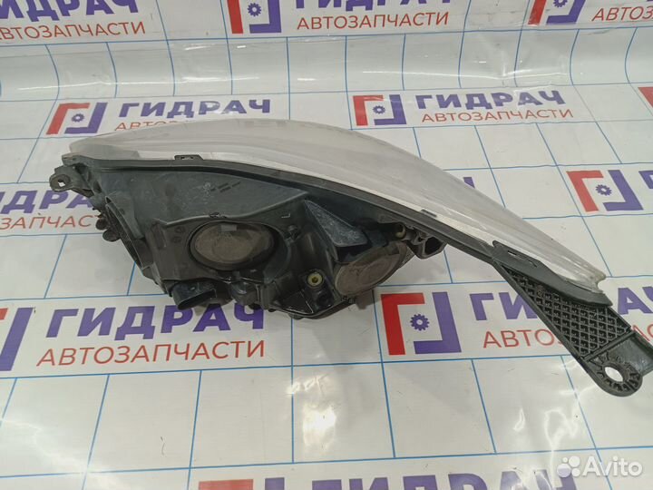 Фара правая Ford Focus 3 1751115