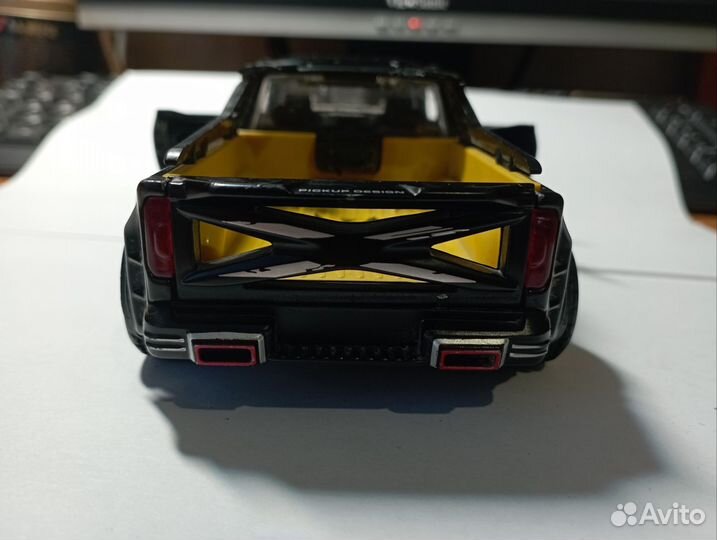 Модель Mercedes Pickup Design