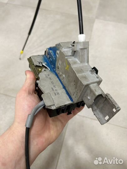 Замок двери передней правой Citroen c4