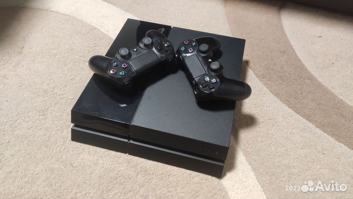 Sony PS4, 2 геймпада 50 игр