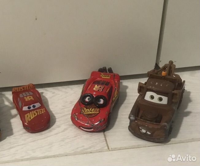 Машинки из мультфильма тачки