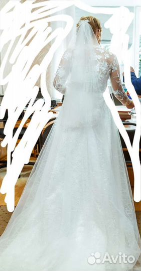 Свадебное платье со шлейфом