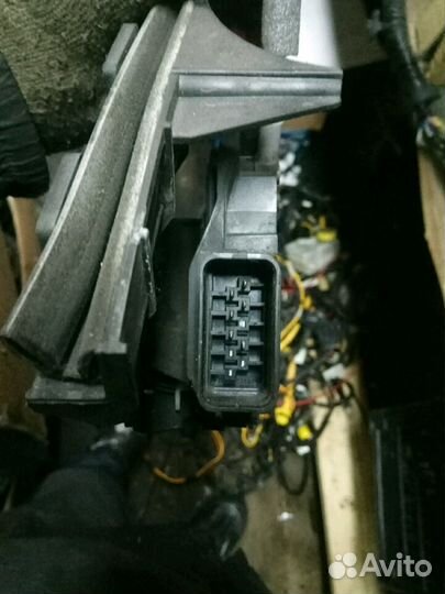 Замок задней двери Форд Мондео IV