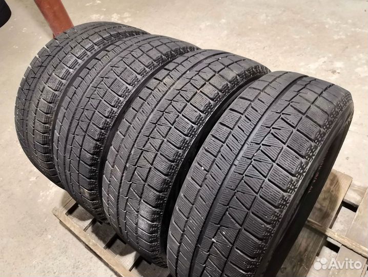 Bridgestone Blizzak Revo GZ 215/60 R16