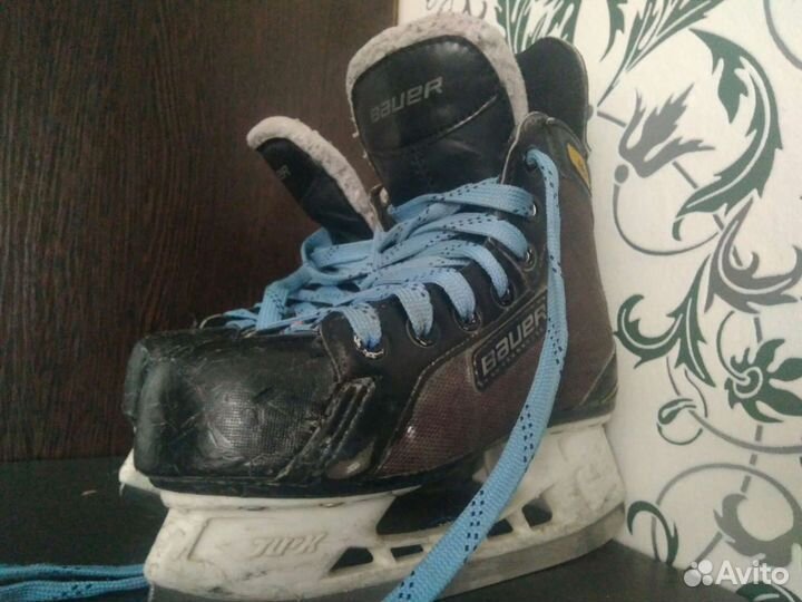 Хоккейные коньки bauer
