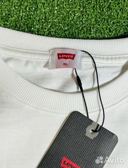 Лонгслив levis