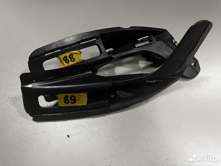 Кронштейн нижний переднего бампера для Peugeot 308