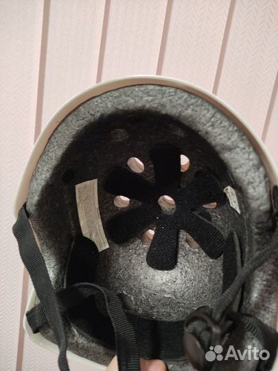 Шлем защитный для роликов