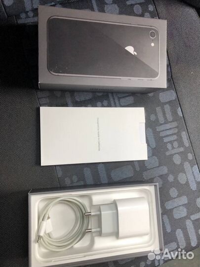 Телефон iPhone 8 64 gb