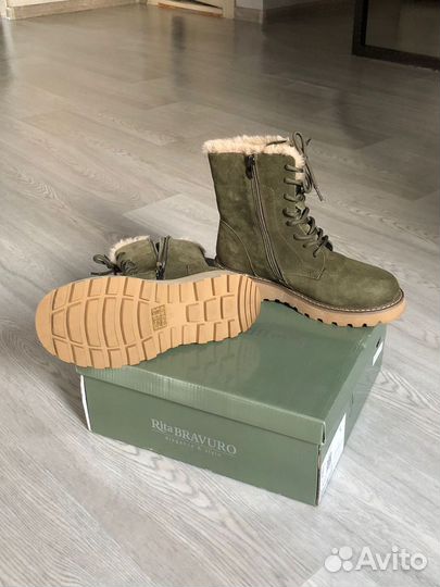 Ботинки женские зимние 38 размера новые