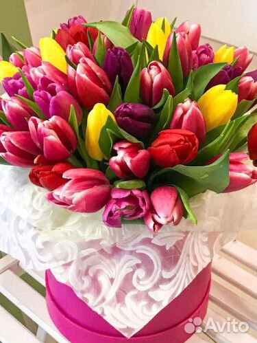 Тюльпаны Охапки букеты корзины