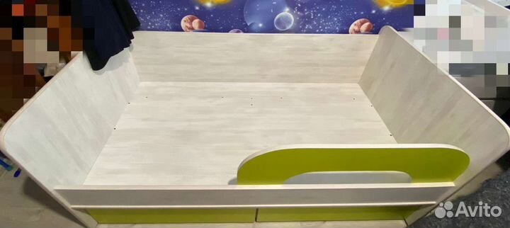 Две детские кровати с матрасами