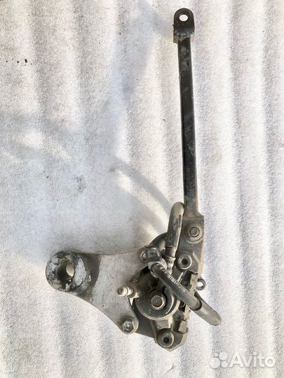 Suzuki RF 400 задний тормозной суппорт