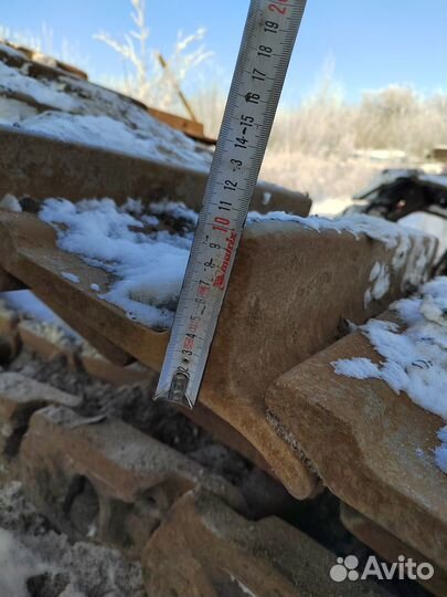 Гусянка На бульдозер D375А, чetpa T-40