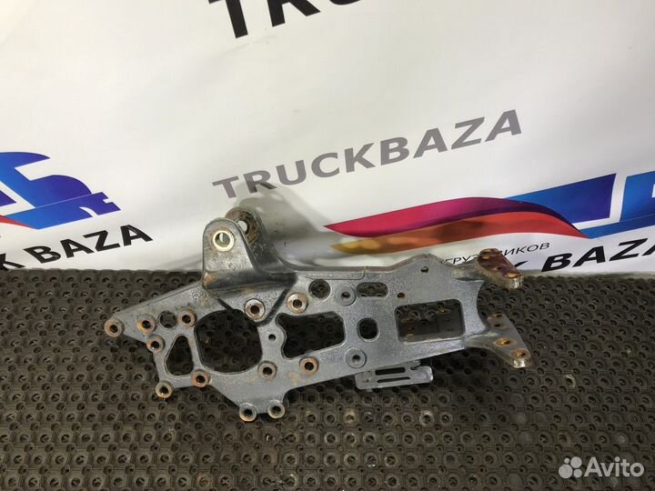 Кронштейн крепления рессоры правый