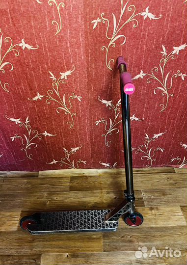 Трюковой самокат grit