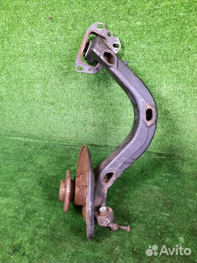 Цапфа задняя правая Bmw X3 E83 M54 256S5 (2.5)