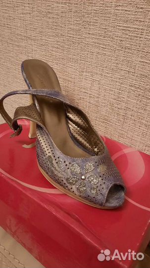 Шлепанцы женские 36 размер