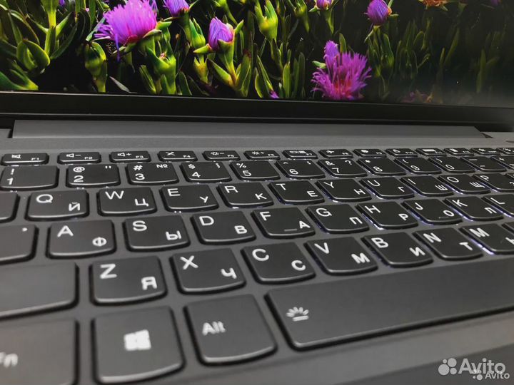 Lenovo в металле IPS+SSD Быстрый, производительный