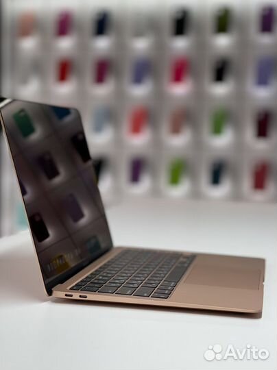 MacBook Air 13 (2020), M1, 8/256GB, Gold