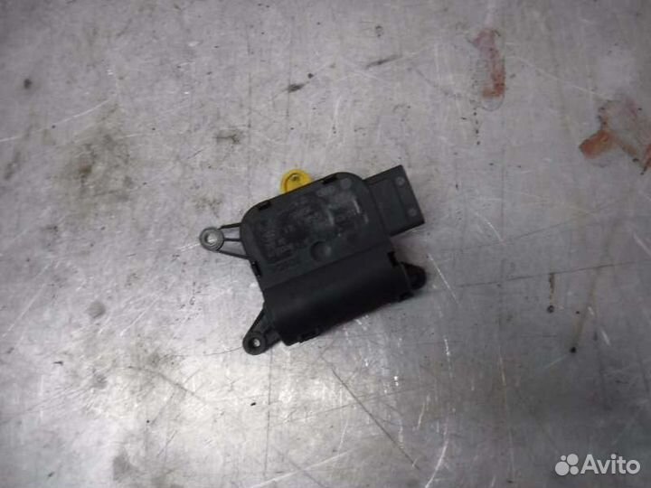 Моторчик заслонки отопителя Skoda Octavia A4 BFQ