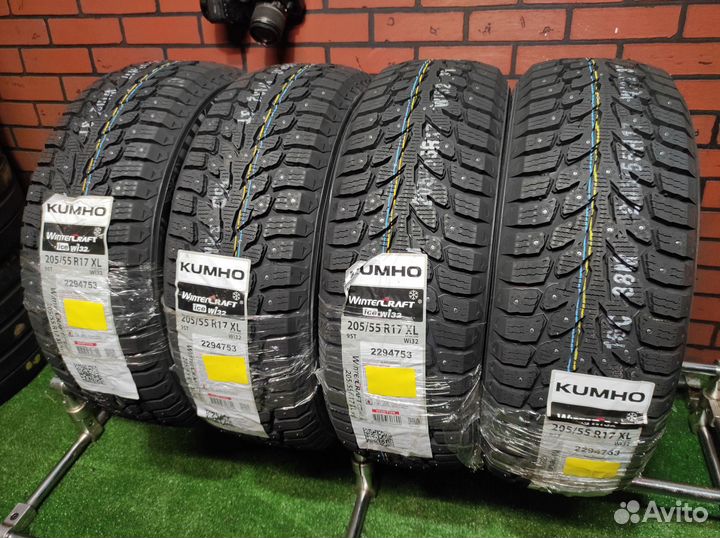 Kumho WinterCraft Ice Wi32 205/55 R17 95T