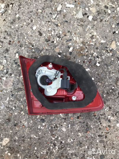 Фонарь внутренний правый vw passat B7