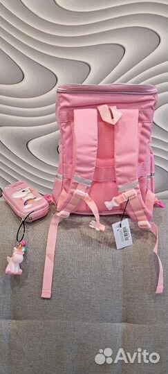 Ранец для девочки новый