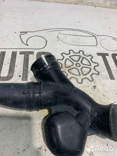 Патрубок воздушного фильтра Nissan Almera Classic