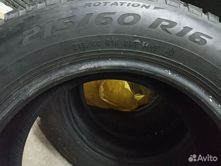 Pirelli Winter Ice Zero 2 215/60 R16 99