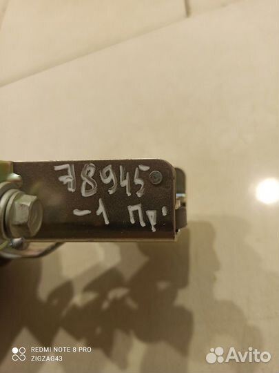 Замок задней спинки сиденья(правый) (Kia K5 III)