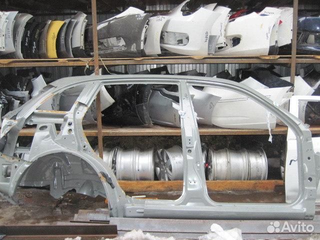 Панель боковая кузова/стойка правая Lifan X60