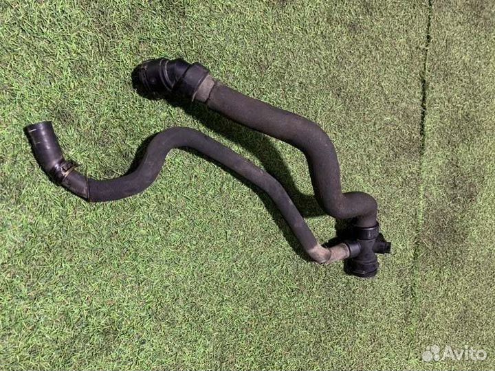 Патрубок радиатора Audi A4 B7 2.0 ALT 2004