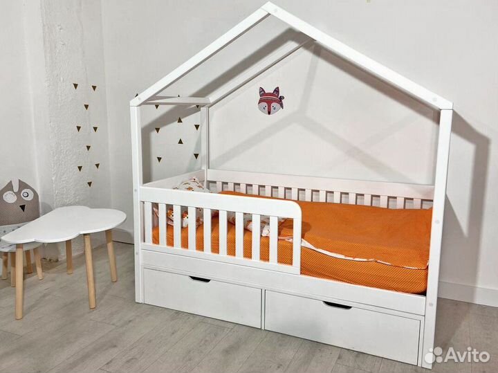 Детская кровать домик