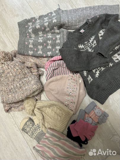 Вещи пакетом шапки штаны свитер перчатки 2-4 года